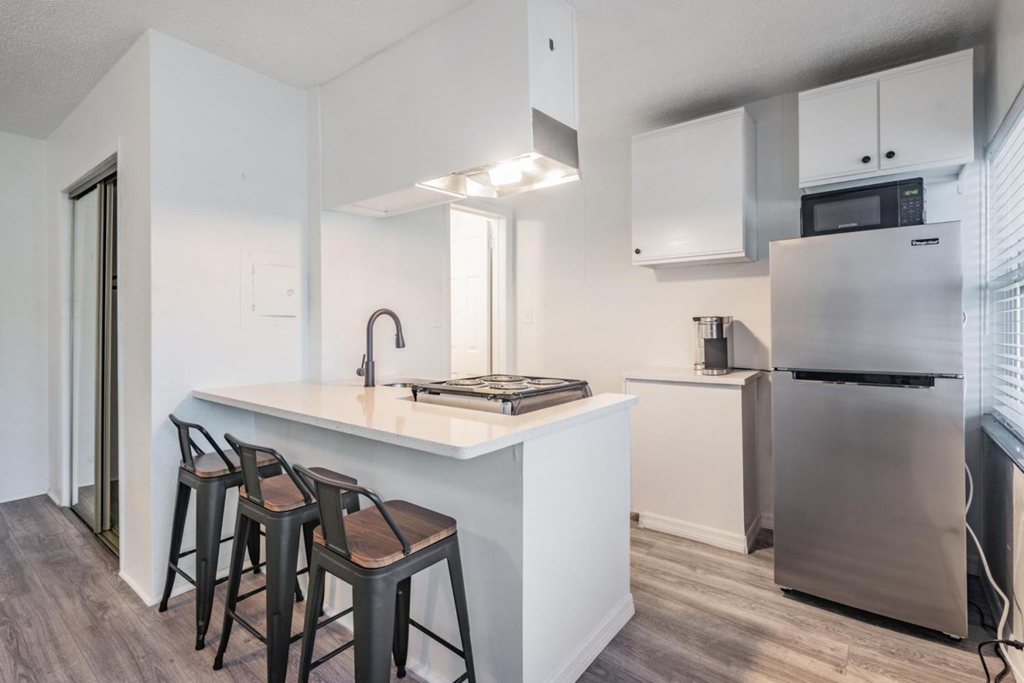 Spacious Studio Apartment Near Nightlife & Dining! St. Petersburg Esterno foto